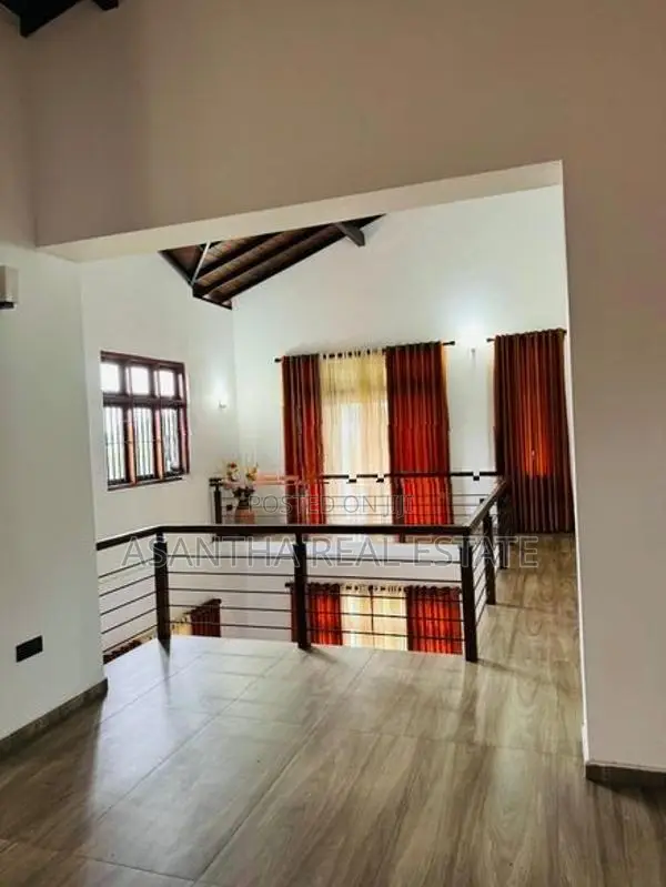 (AF912) Luxury Villa Estate for Sale – Malabe (Kahanthota Area)