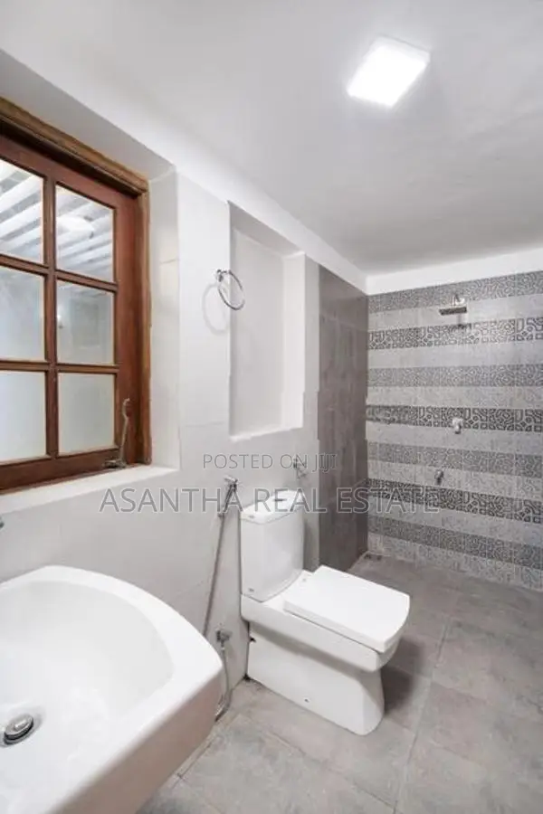 (AF909) Stunning Newly Renovated Home with Lake View at Nugegooda