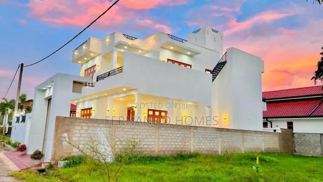 3 Floors Box Modern Type Gated Community Luxury House For Sale Negombo
