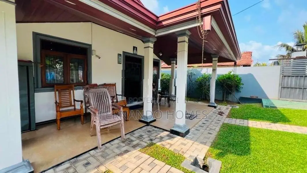 Dalupotha Near Bus Road Completed House For Sale | Negombo