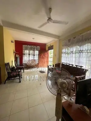 Piliyandala Gadabuwana 21p Land with Two Houses for Sale .