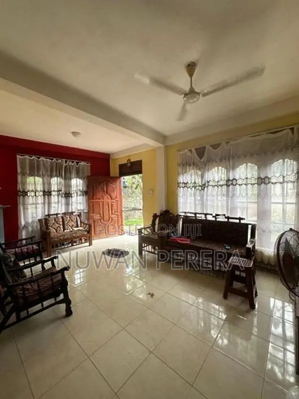 Piliyandala Gadabuwana 21p Land with Two Houses for Sale .