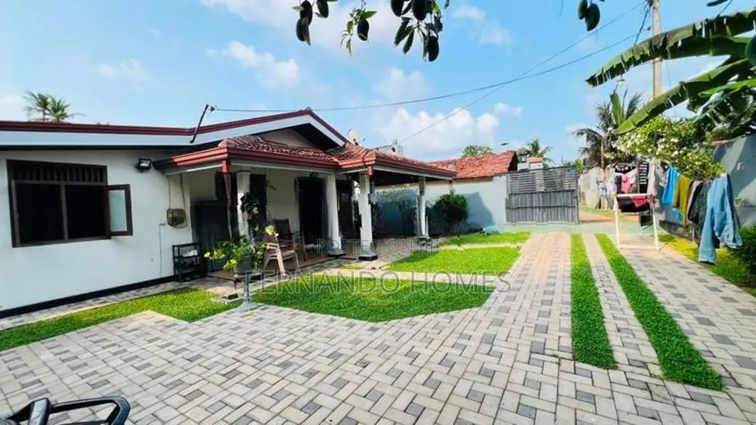 Dalupotha Near Bus Road Completed House For Sale | Negombo