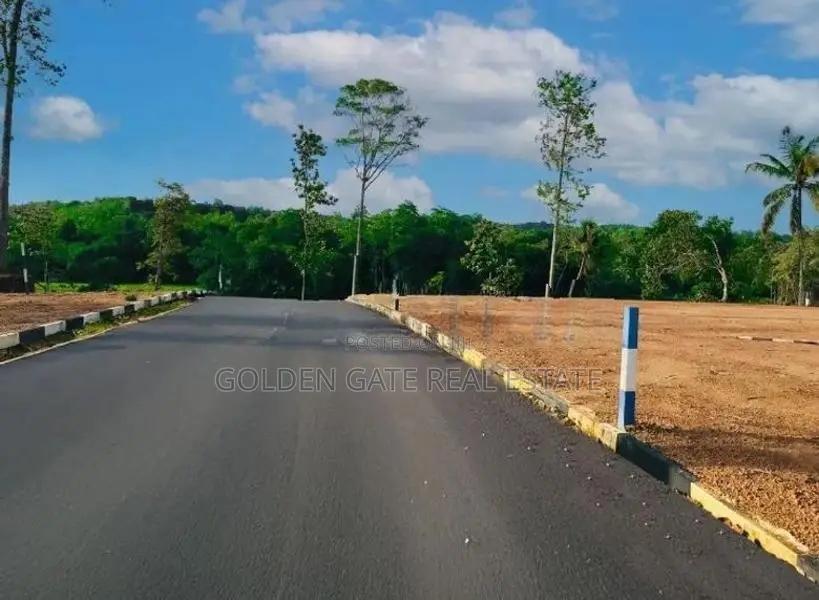 Kalagedihena නිස්කලංක පරිසරයකින් 10P ඉඩමක් බස් පාරට 100m
