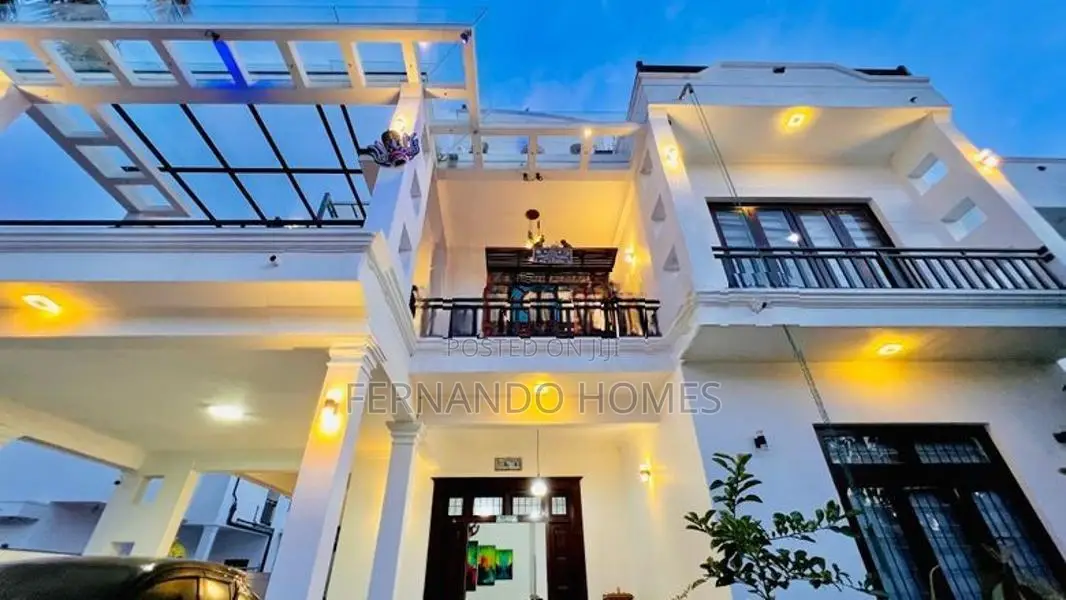 Top Value Box Modern Solar Power AC With Luxury House Sale Negombo