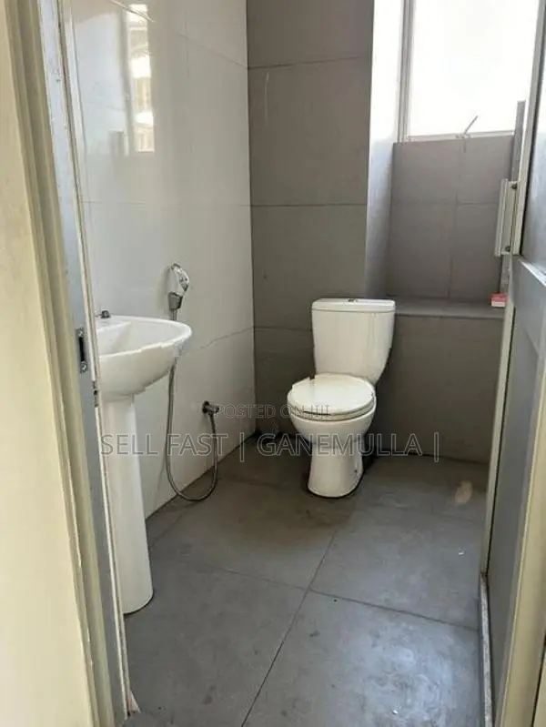 Building for Lease (Rent) Ganemulla