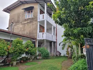 MORATUWA : 17.2P PRIME LAND WITH TWO HOUSES FOR SALE