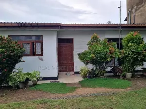 MORATUWA : 17.2P PRIME LAND WITH TWO HOUSES FOR SALE