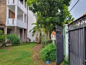 MORATUWA : 17.2P PRIME LAND WITH TWO HOUSES FOR SALE