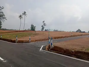 හොරන මහරගම බස් පාරට ලඟින් කිරිවත්තුඩුවෙන් හොඳ ඉඩමක්