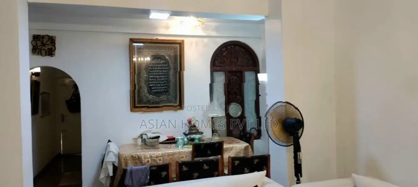 5.25P 3 Storied Unit House for Sale in Wellawatte