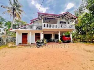 Near Bus Road 21.5 Perches Land Upstairs House For Sale In Negombo