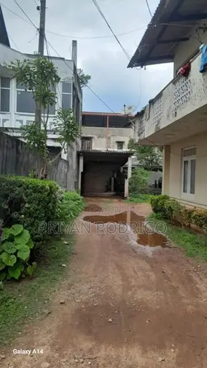 Dehiwala, Quarry Road 15.5 Perches Land with a Liveable House for Sale