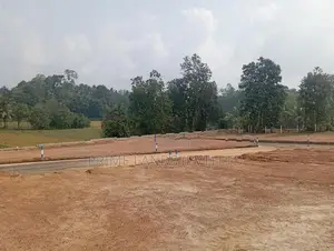 හොරන මහරගම බස් පාරට ලඟින් කිරිවත්තුඩුවෙන් හොඳ ඉඩමක්