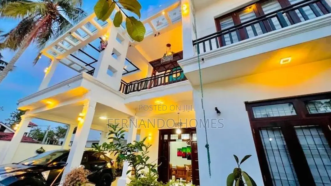 5 Bed Rooms Box Modern Solar Power AC With Luxury House Sale Negombo