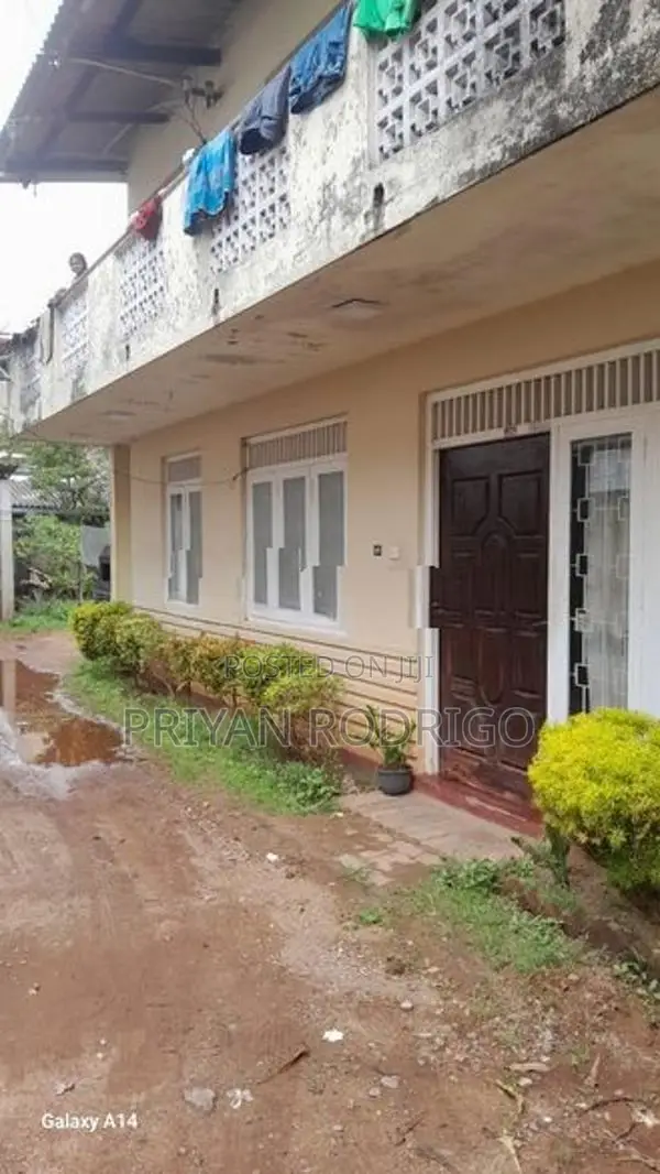 Dehiwala, Quarry Road 15.5 Perches Land with a Liveable House for Sale