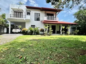 25 Perches - Luxury House For Sale in Attidiya..