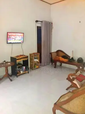 House in Athurugiriya Dadigamuwa with 13 perches