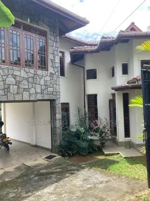 2 Storied Well Built and Maintained House Kandy Katugasthota