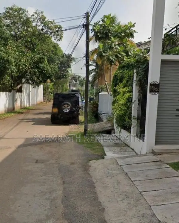 Land in a Prime Residential Neighborhood - Pita Kotte