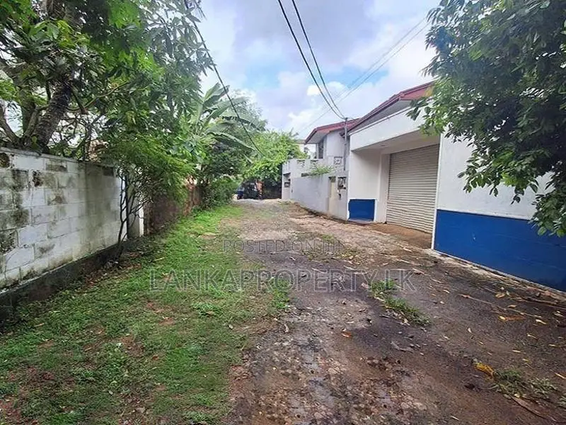 Land for Sale at Pasal Mawatha, Gangodawila, Nugegoda.