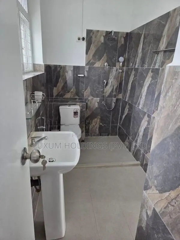 Office For Rent in Gregory's Road Colombo 07 [ 2176C ]