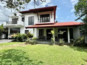 Luxury House For Sale in Attidiya