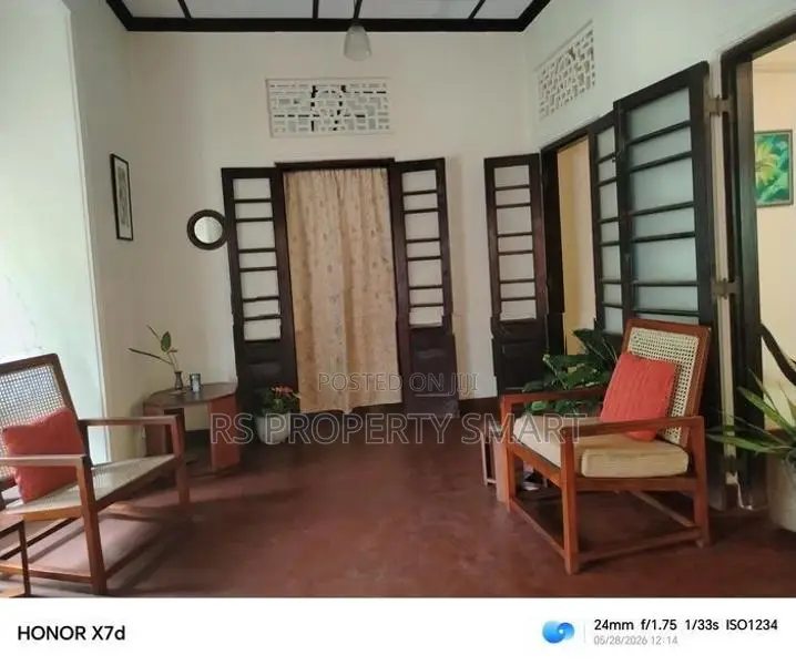 Colonial Type House For Sale - Colombo 6