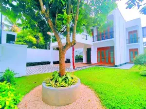 කැස්බෑවෙන් පර්චස් 15 ක සුකෝපබෝගී තෙමහල් නිවසක් විකිනීමට