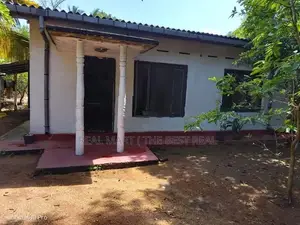 MAHAINDURUWA : 56P OF VALUABLE LAND WITH A HOUSE FOR SALE