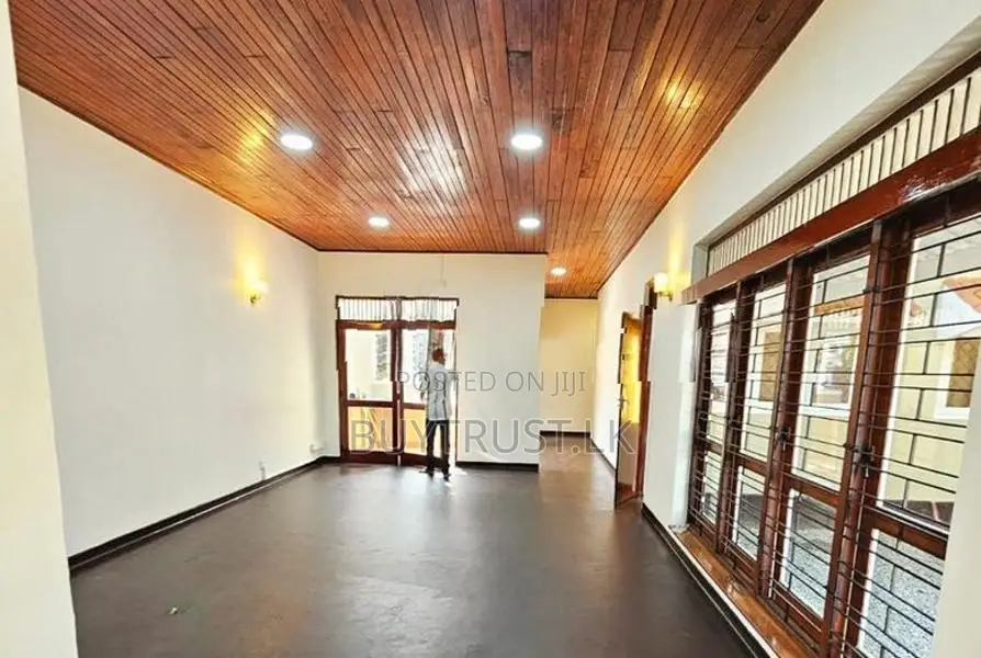 Single Story Building for Rent in Colombo 05