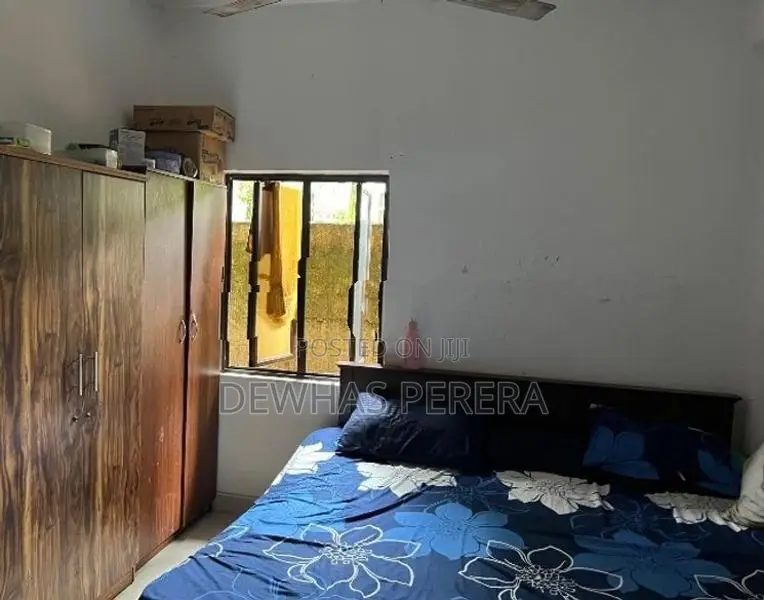 2 story house for sale Hunupitiya station road wattala