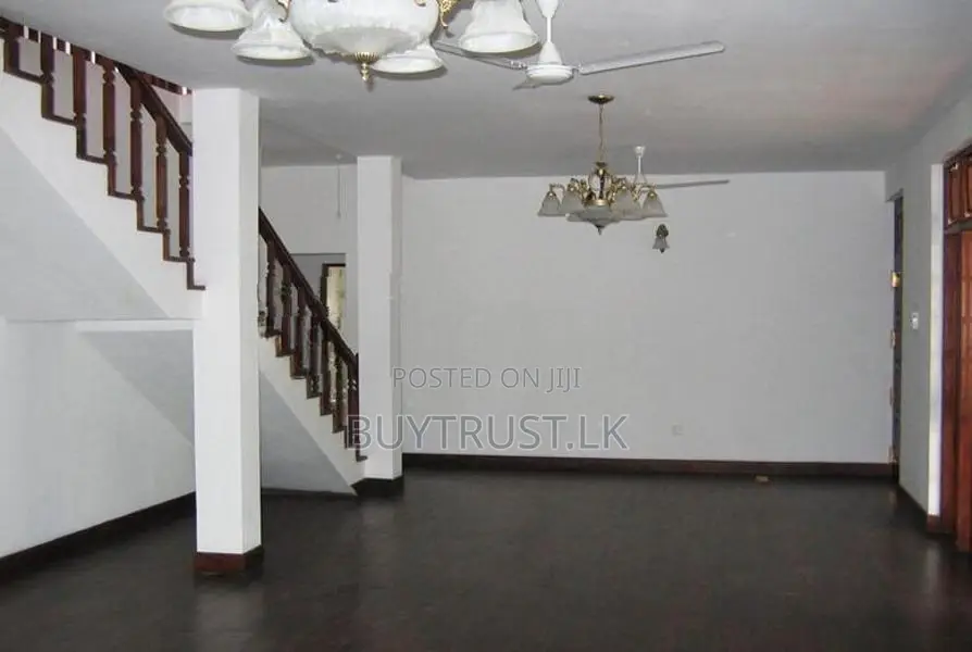Two Story House for Sale in Colombo 07