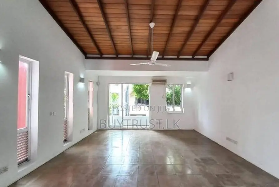 Two Story House for Sale in Colombo 07