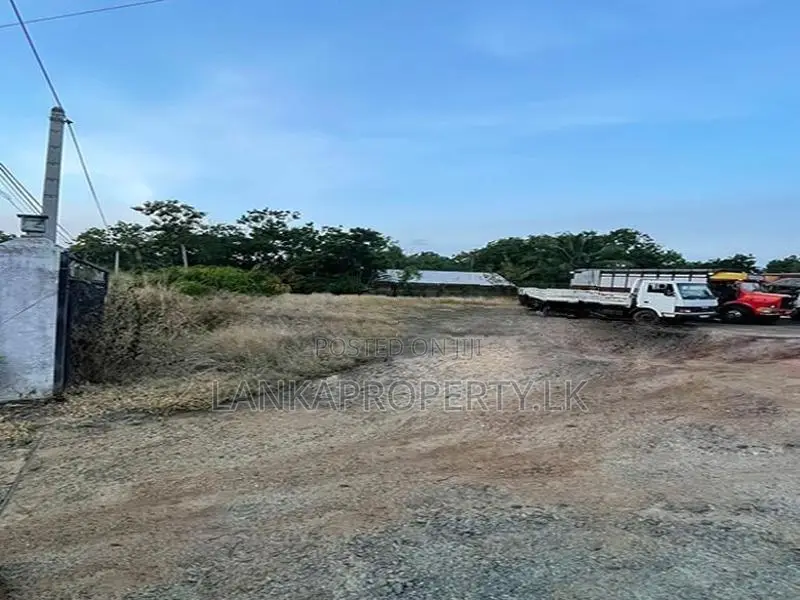 Road Facing Commercial Land for Sale in Nonagama Junction, Ambalanthot