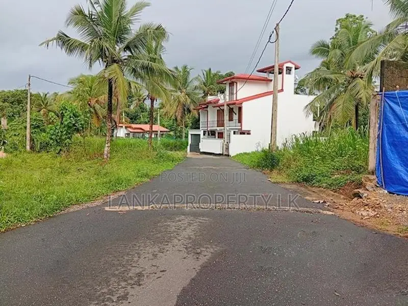 Residential Land for Sale at Oruwala, Athurugiriya,
