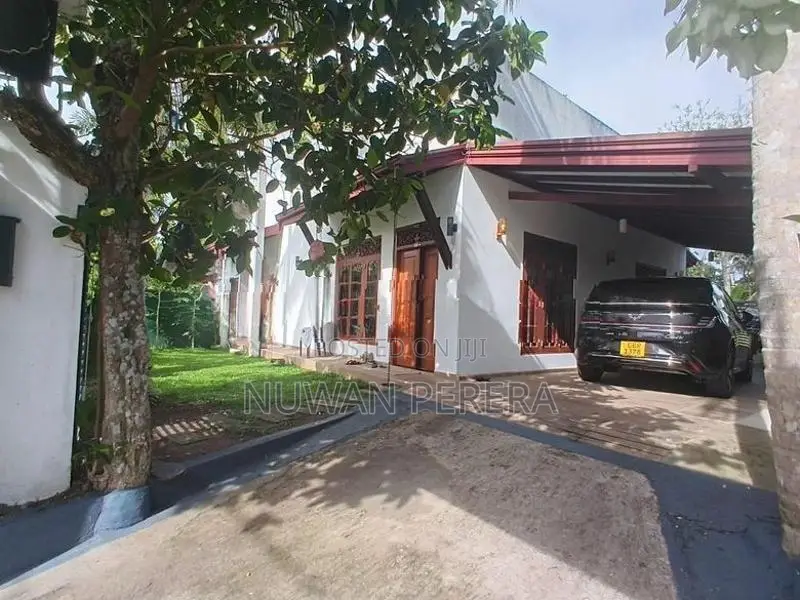 Piliyandala Dampe 9P 3 Br House for Sale