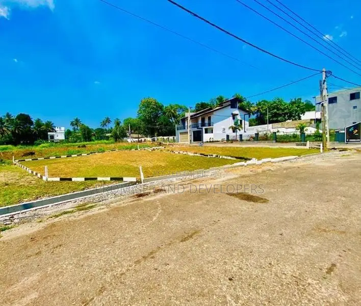 Athurugiriya Best Land For commercial purposes N38