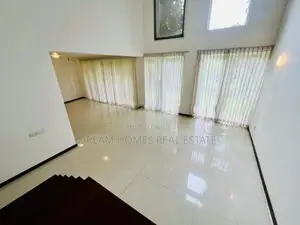 Luxurious 4-Bedroom House for Sale Thalawathugoda