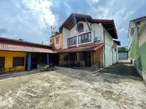 Colonial type house for sale in nugegoda