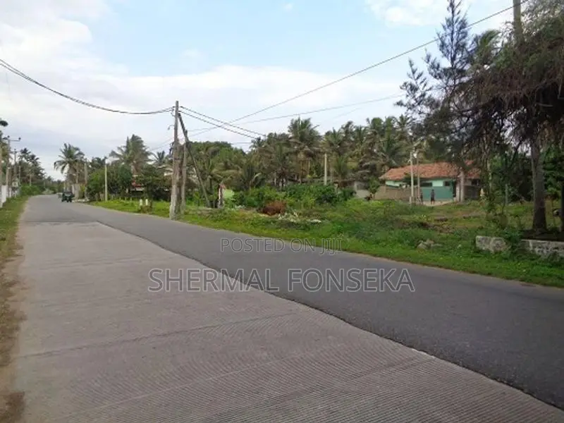 Pamunugama, Bopitiya Beach Road Facing Land for Sale 50m to Sea