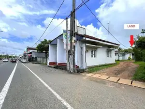 Land in Boralesgamuwa Town - 50 m to 120 Colombo Horana Main Rd