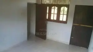 Commercial house rent in Ja Ela - Main road facing