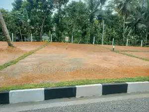 Valuable Land for sale Meegoda Wateraka