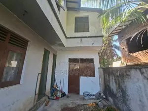 04 B/r Upstairs House Moratuwa