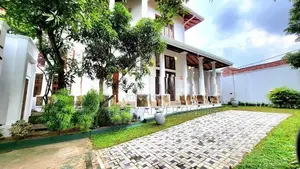 Nugegoda Architectural Design Super Luxury House for Sale