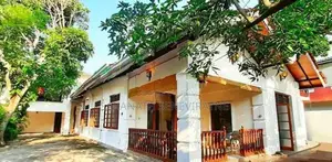 Luxury Bungalow for Sale in Mount Lavinia With 26 Perches