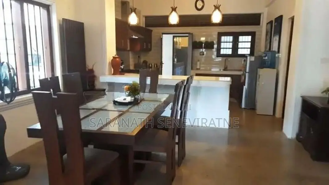 Luxury Bungalow for Sale in Mount Lavinia With 26 Perches