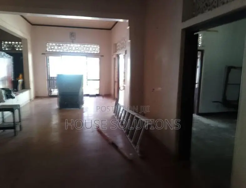 🌿 12 Perches Land for Sale with Livable House – Mount Lavinia
