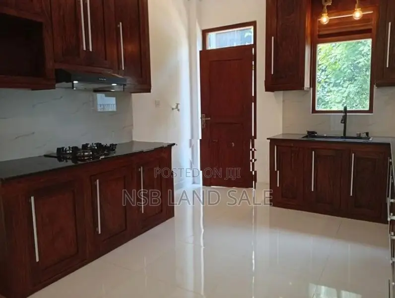 (NSB) BRAD NEW SUPER LUXURY HOUSE FOR SALE